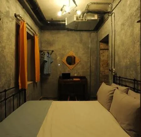 Hostel Role Street *