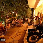 Hostel Role Street *